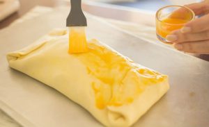 o que usar para pincelar salgados assados