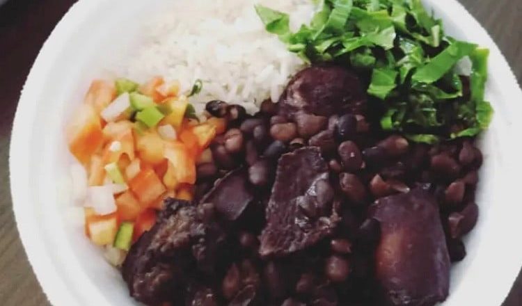 marmitex de feijoada