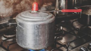 Quanto tempo o frango cozinha na panela de pressão
