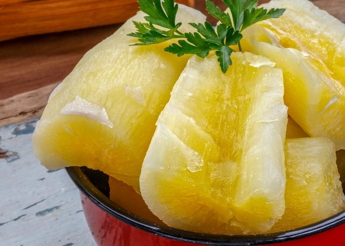 O que fazer com mandioca cozida que sobrou