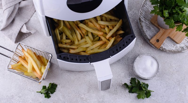 Quantos minutos para fazer batata frita na airfryer
