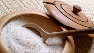 Qual farinha usar no feijão tropeiro