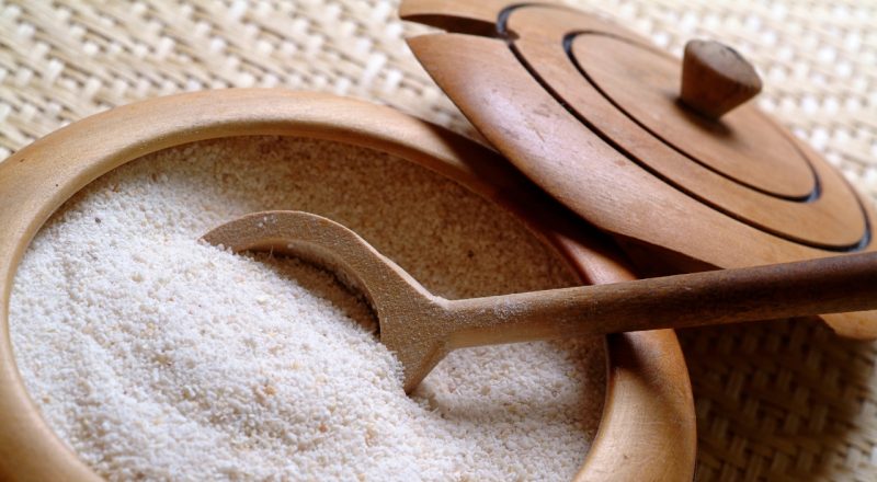 Qual farinha usar no feijão tropeiro