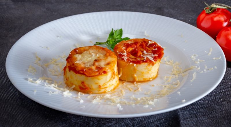 Quanto tempo o rondelli de massa de pastel fica no forno