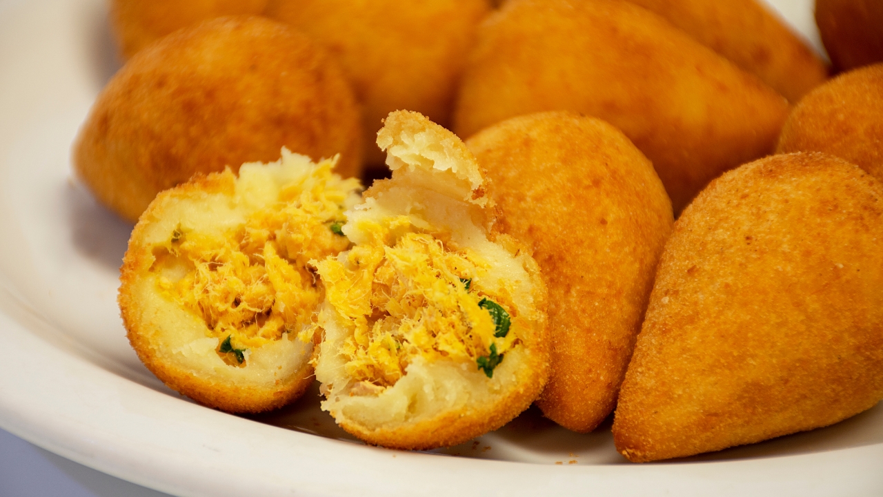 coxinha com massa de mandioca