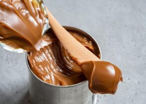 Como-amolecer-doce-de-leite-para-recheio