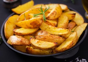 Como-assar-batata-no-micro-ondas-com-papel-toalha