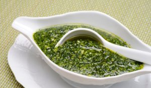 Como-diluir-molho-pesto-pronto