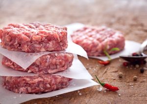 Como-moldar-hamburguer-caseiro