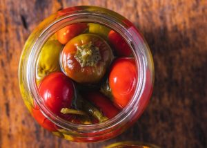 Como-saber-se-a-conserva-de-pimenta-estragou