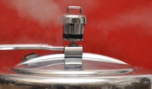 E-normal-o-pino-da-panela-de-pressao-nao-girar