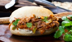 Lanche-de-pernil-para-50-pessoas