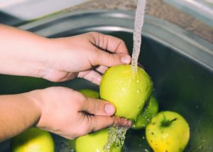 Lavar-frutas-com-vinagre