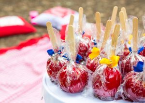 Para-que-serve-o-vinagre-na-calda-da-maca-do-amor