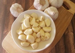 Pode-congelar-alho-descascado