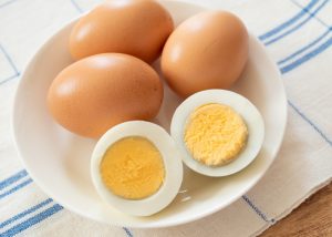 Pode-esquentar-ovo-cozido-no-micro-ondas