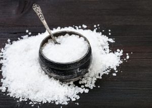 Posso-usar-sal-grosso-para-cozinhar