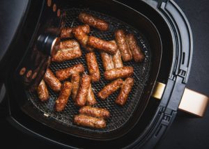 Precisa-ferver-a-linguica-antes-de-assar-na-airfryer