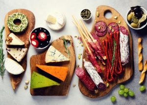 o-que-servir-junto-com-tabua-de-frios