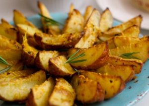 precisa-cozinhar-a-batata-antes-de-assar