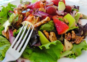 Salada tropical para 30 pessoas