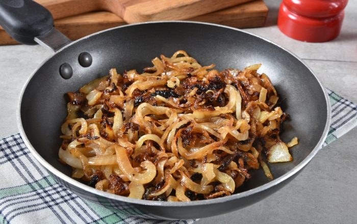 Como fazer cebola caramelizada para hambúrguer