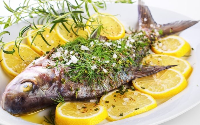 Como temperar peixe sem limão