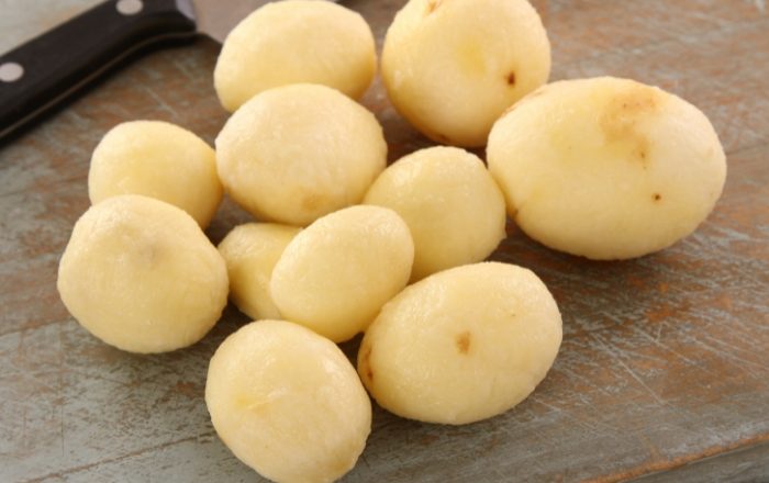 Pode guardar batata descascada na geladeira