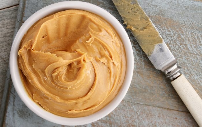 Pode guardar pasta de amendoim na geladeira
