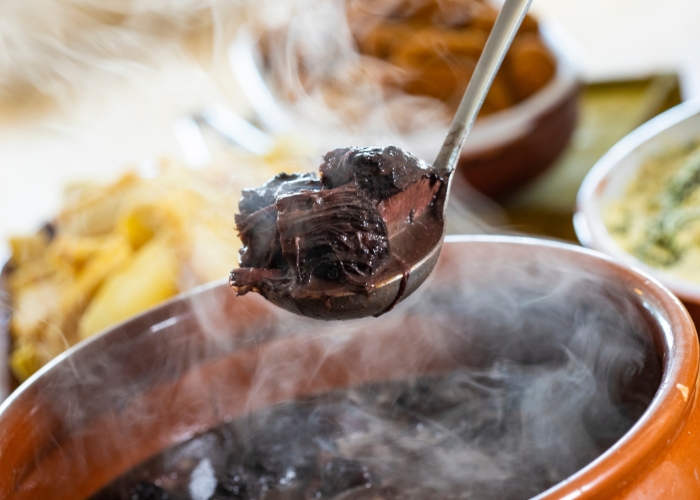 Qual carne combina com feijoada