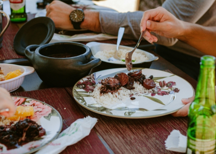 Qual carne para servir com feijoada