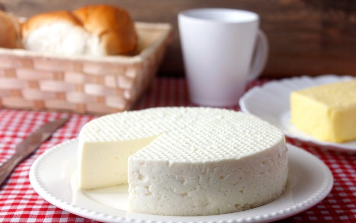 Como fazer queijo com leite de saquinho