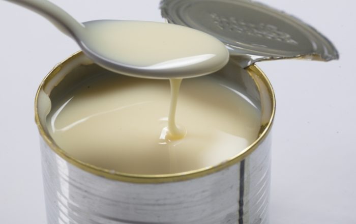 Quantas latas de leite condensado para fazer 50 docinhos de copinho