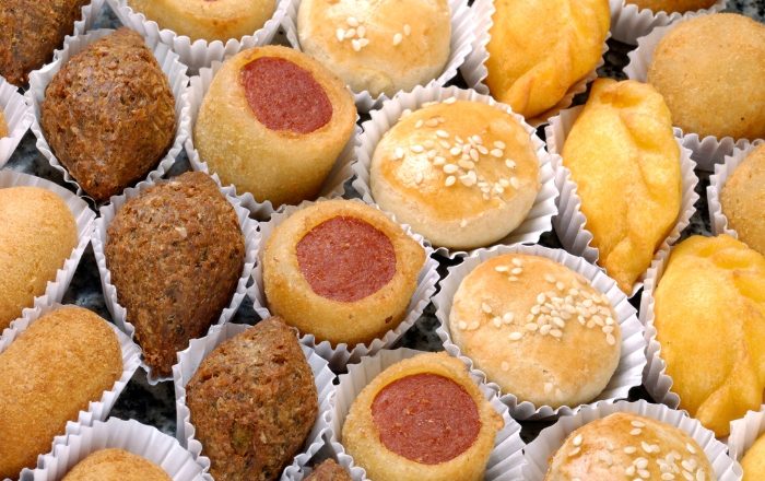 Quantos salgados para 30 pessoas em festa infantil