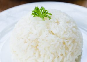 Como esquentar arroz na airfryer