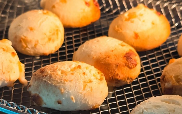 Receita de pão de queijo simples com 3 ingredientes