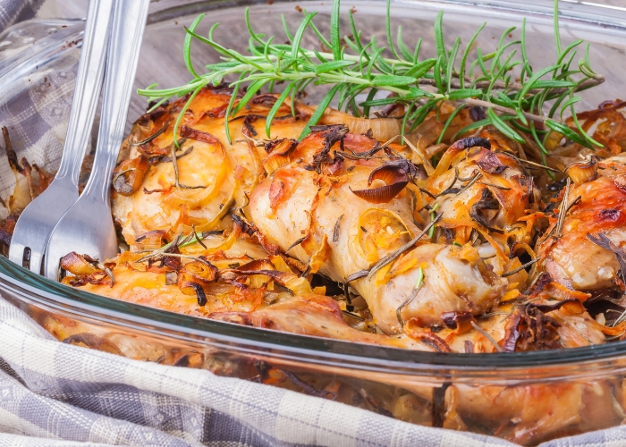 Como temperar frango para assar no forno