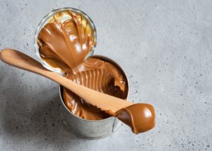 Quanto tempo cozinhar o leite condensado para virar doce de leite