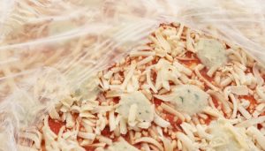 Quanto tempo para assar pizza congelada no forno