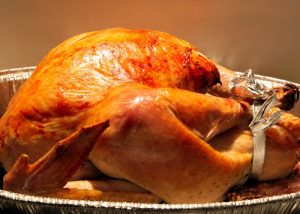 Assar peru com ou sem papel alumínio
