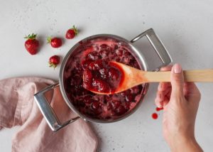 Pode congelar geleia de morango