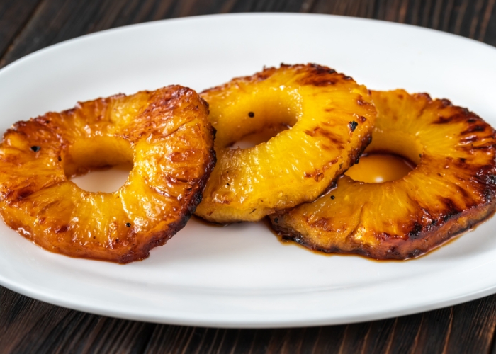 Quanto tempo para assar abacaxi no forno