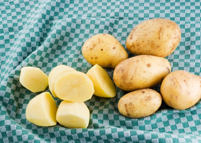 Pode deixar batata descascada na geladeira