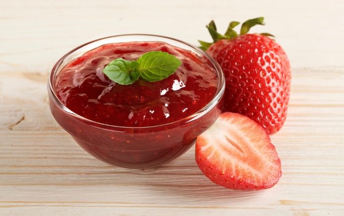 Por que colocar limão na geleia de morango