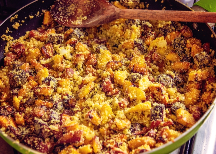 Como deixar a farofa úmida Como deixar a farofa úmida