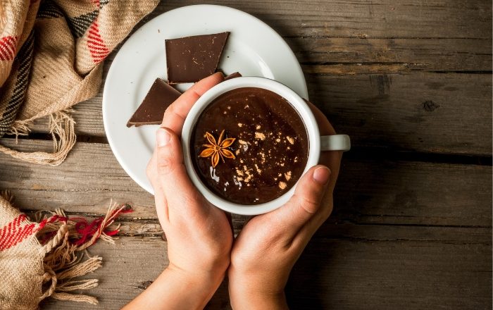 Como engrossar o chocolate quente