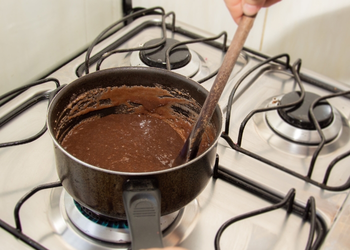 Pode colocar brigadeiro quente na geladeira