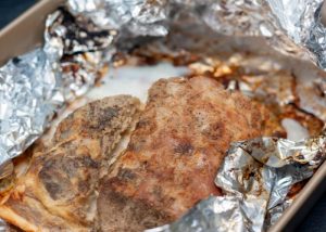 Pode colocar carne enrolada no papel alumínio na airfryer