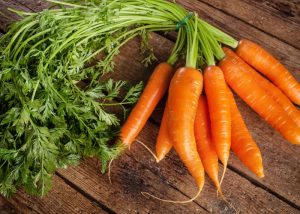 Pode cozinhar cenoura no feijão