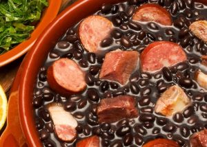Pode cozinhar feijão com limão na panela de pressão